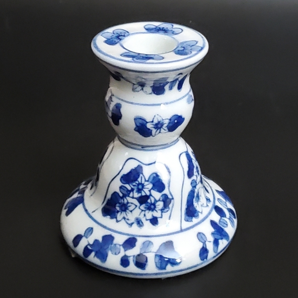 4 1/8" Tall Handpainted Blue & White Porcelain Floral🕯Candle Stick Taper Holder